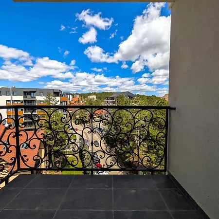 Greenwood Apartment *