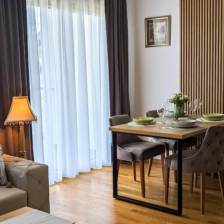 Greenwood Apartment *
